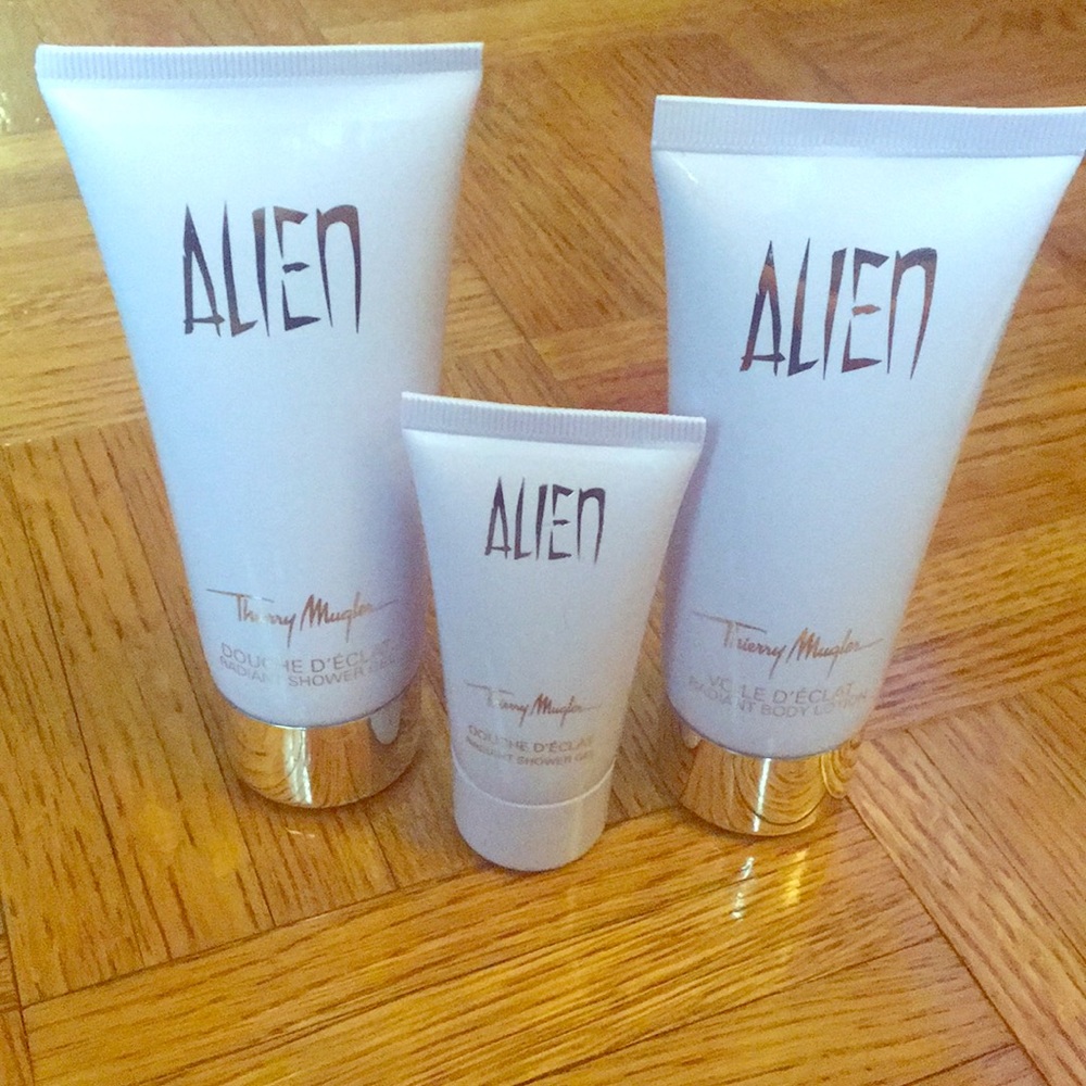 Alien lotion & shower gel bundle!!